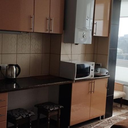 Rooms With Fortetsya View 2 คาเมียเนตส์-โปดิลสกี ภายนอก รูปภาพ