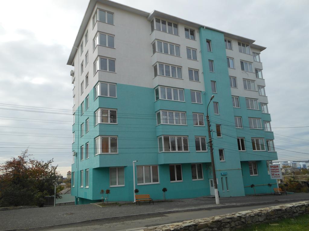 Rooms With Fortetsya View 2 คาเมียเนตส์-โปดิลสกี ภายนอก รูปภาพ