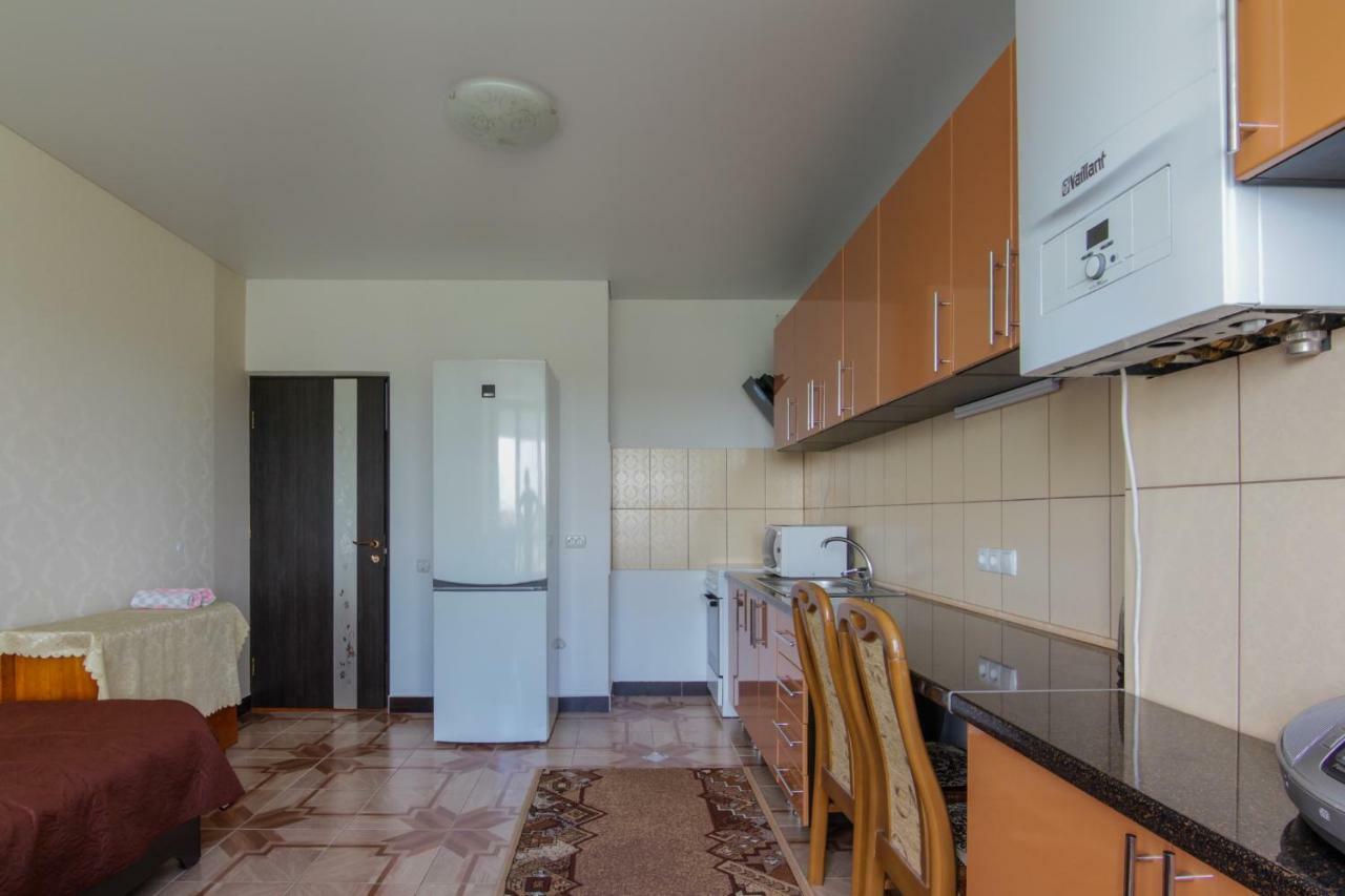 Rooms With Fortetsya View 2 คาเมียเนตส์-โปดิลสกี ภายนอก รูปภาพ