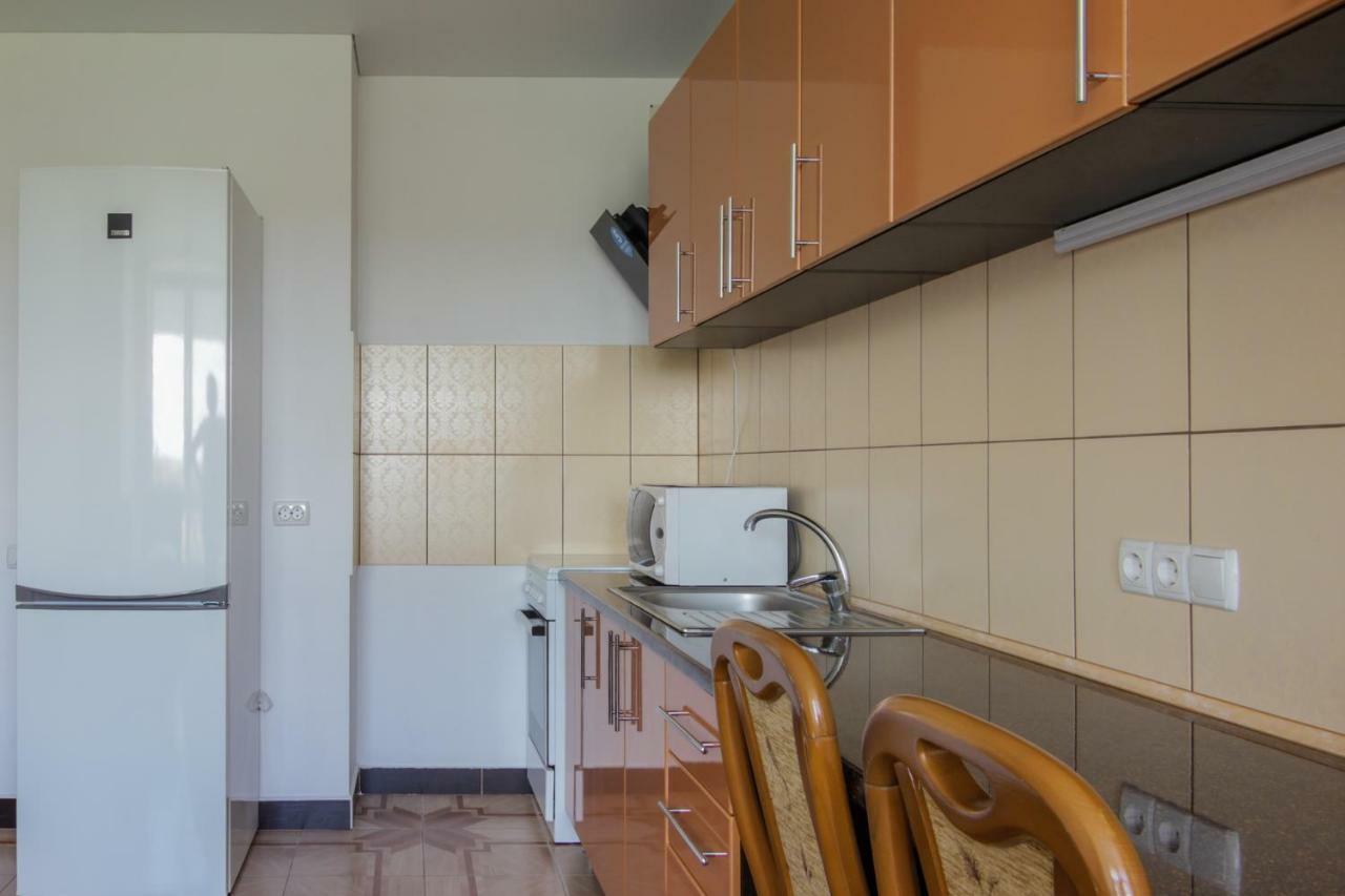 Rooms With Fortetsya View 2 คาเมียเนตส์-โปดิลสกี ภายนอก รูปภาพ